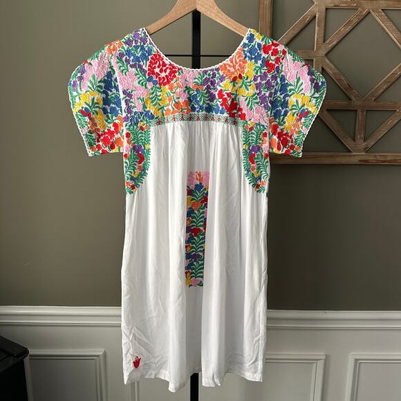 J. Marie Floral Embroidered Shift Mini Marie Dress Size Small - Picture 2 of 7